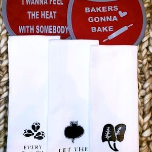 Farmhouse Potholders with flour sack towels